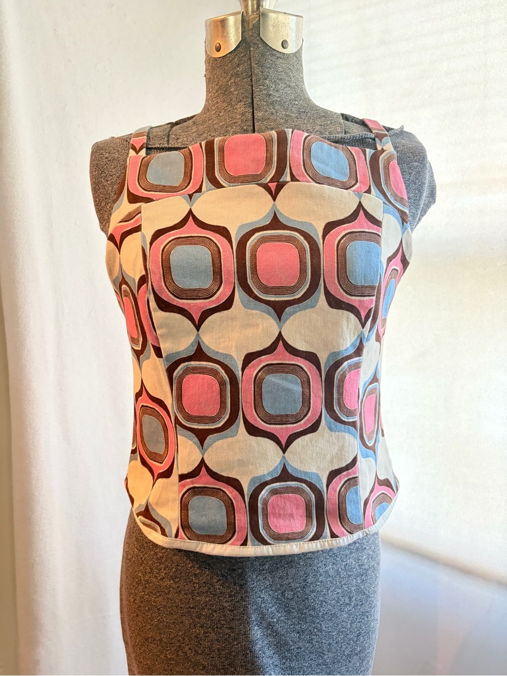 Vtg Mango 70s vibes Jane geo print fitted top